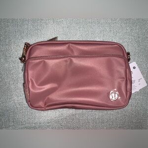 Lululemon NWT Everywhere Crossbody Bag 2L Metal Hardware Spiced Chai/Rose Gold